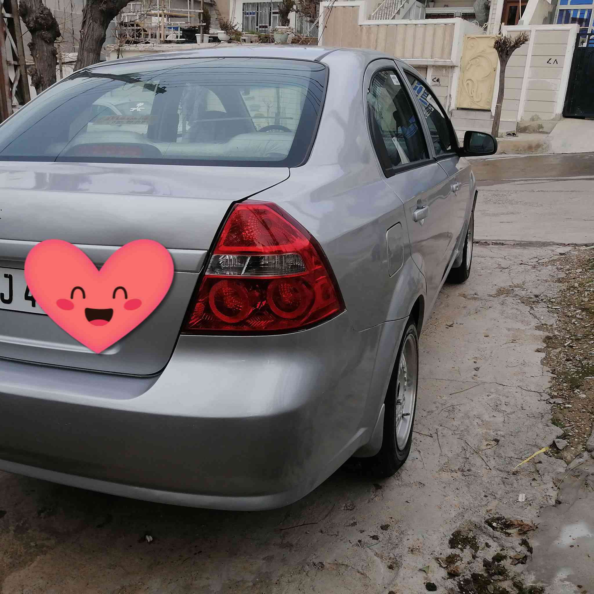 ئەڤیۆ مۆدێل2007  سلێمانی ماڵی دۆست هەموو گیانی بە شەرت
رەقەم و سەنەوی ه 2028 تازەیە
بە شەرتی گێر و مەکینە و کارەبایی و هەموو گیانی بە شەرت
کامل بۆیاخە لەسەر ساخی     
مەکینە گەورە و گێڕ عادی
ڕۆن و بانس و کۆیل و پلاک و وایەری پلاک و  هەمووی تازە گۆڕاوە تازە سێرفزی کراوە

تەقەو رەقەی نیە ماشاءاللە سەیارەیەکە زۆر جوانە ماڵی دۆستە
نرخ ٤٧ وەرەقە و مەجالێکی کەم ***********
