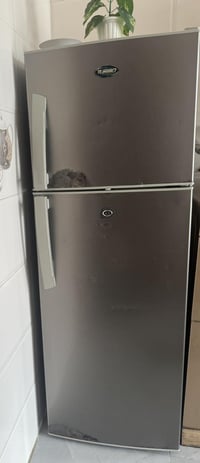ثلاجة • للبيع • أجهزة منزلية