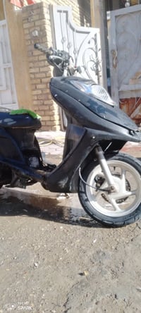 دراجه للبيع سعرهه مناسب ودراجه نقصهه باتري فقط ومستعجل على بيعتهه للتو...