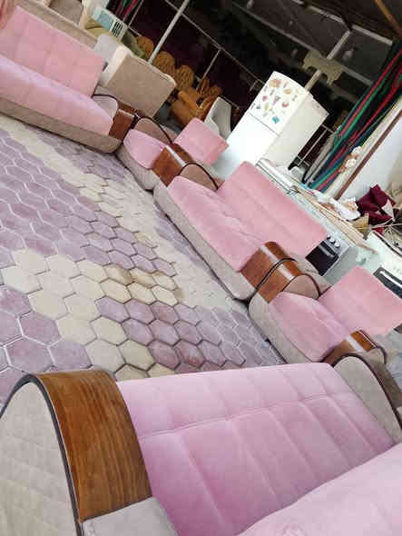 تخم تركي مخزن وسرير عشر مقاعد مستعمل نضيف العنوان العزيزيه منطقة باب الحاره *********** يوجد واتساب وماسنجر وتوصيل بل الاجره
