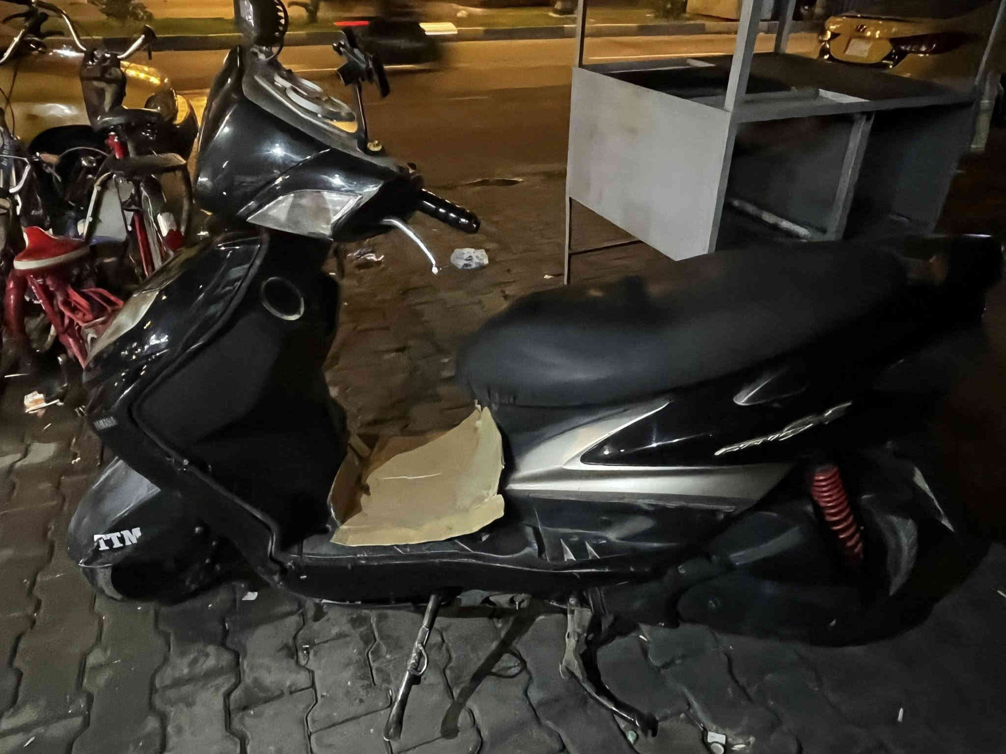 سلام عليكم سكنز فحل نوزل كامله مكمله اي نقص مابيه فقط دشبول يرادله واير مكينه خرسه ناعمه تجي تفحص وتاخذ من باب البيت العنوان بغداد الصليخ رقم الهاتف ***********دراجه دراجه نكره بكل وقت السعر 600وبيه مجال للشراي وكل الهلا بجميع
