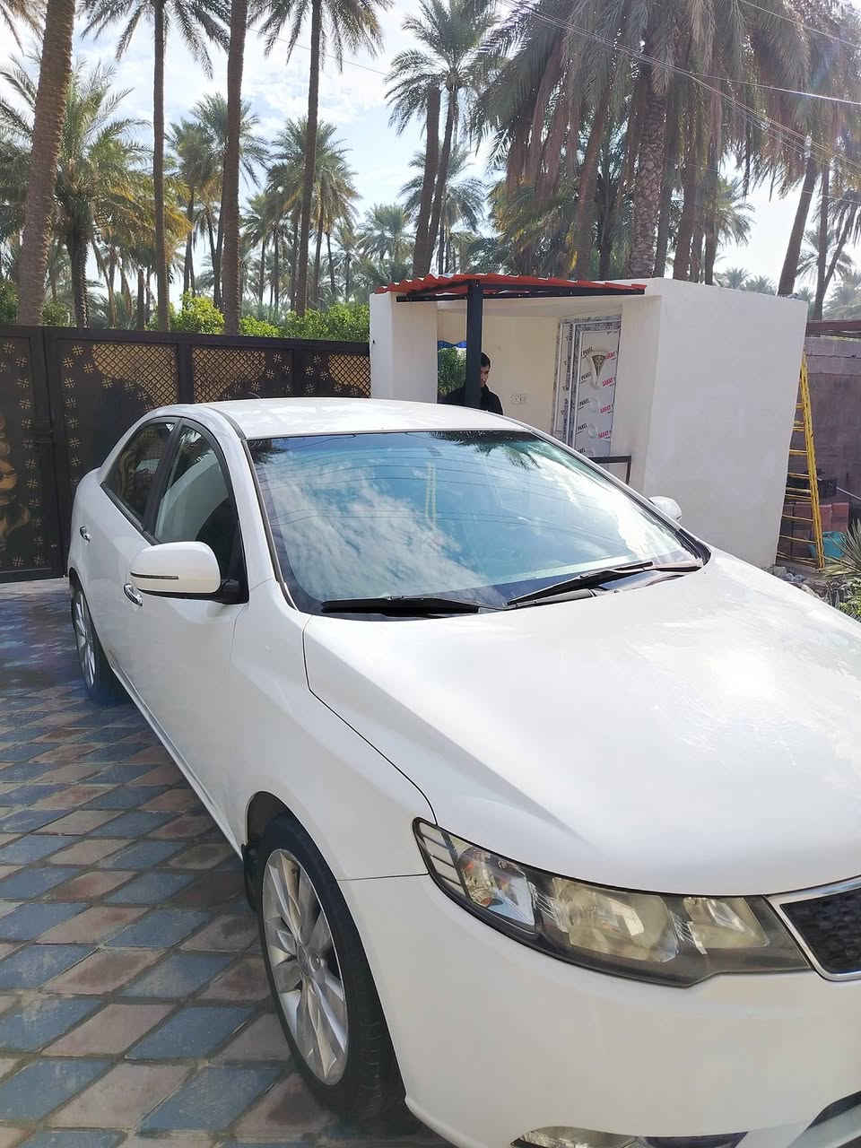 سيراتو ١٣ أربيل باسمي محرك ١٦٠٠ فول عدا الفتحه شفتات بلستيرن واشاير بلمري شفط بيها باب خلف السكن بي صبغ وشويه بلدعاميه ماشيه ٩٠ الف السياره حلوه وكلش نظيفه السعر ١١٠  هاتف *********** او *********** الكورك بي واتساب
