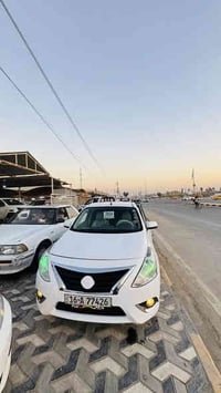 نيسان صني موديل 2024  غير متواجد عل فيس 07849550005 ماشيه 23 الف بيهه ...