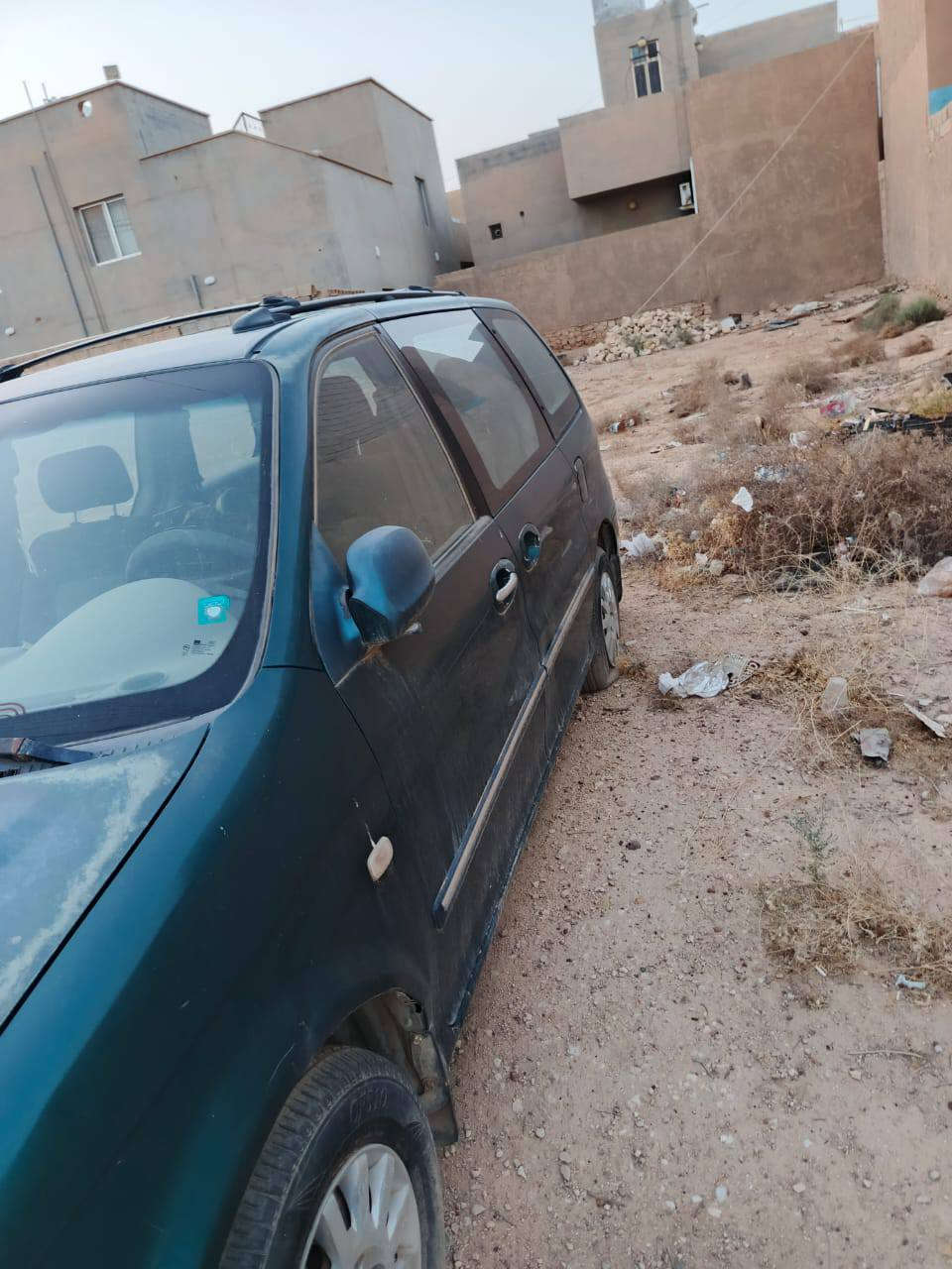 السلام عليكم من رخصة الاداره  عندي سستم كامل جوملغات اماميه 
بوب اماميه يمنه ويسره
جام  موطور جام 
بطاين مع كيلون 
سماعات مع ضفيره الداخليه للباب
كيلون يده باب داخلي وخارجي 
مع بطل السنتر 
بوب سلايت يمنه ويسر 
كامله بدون اي نقص 
بنيد كامل 
جنطه كامله ضفيره موطور ماسحه ذراع ماسحه كلوب داخلي بطل سنتر قفل باب يده خارجيه مع مسطرة نيكل بطانه باب كامله مابيه اي نقص جدان نظيفات اخت الجديده  موديل من ٢٠٠٥ إلى ٢٠٠٠ 
 ( لون فيلي )  و.    ( لون اخضر زيتوني ) 
كله جديد 
شنو الي تريده موجود 
سيستم كله  ب ١٠ اوراق  
وتساب ***********
