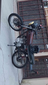 دراجه سافين موديل2022 محرك طلقه سرعه وشلعه كهربائياتها مشدوده من اسبوع...