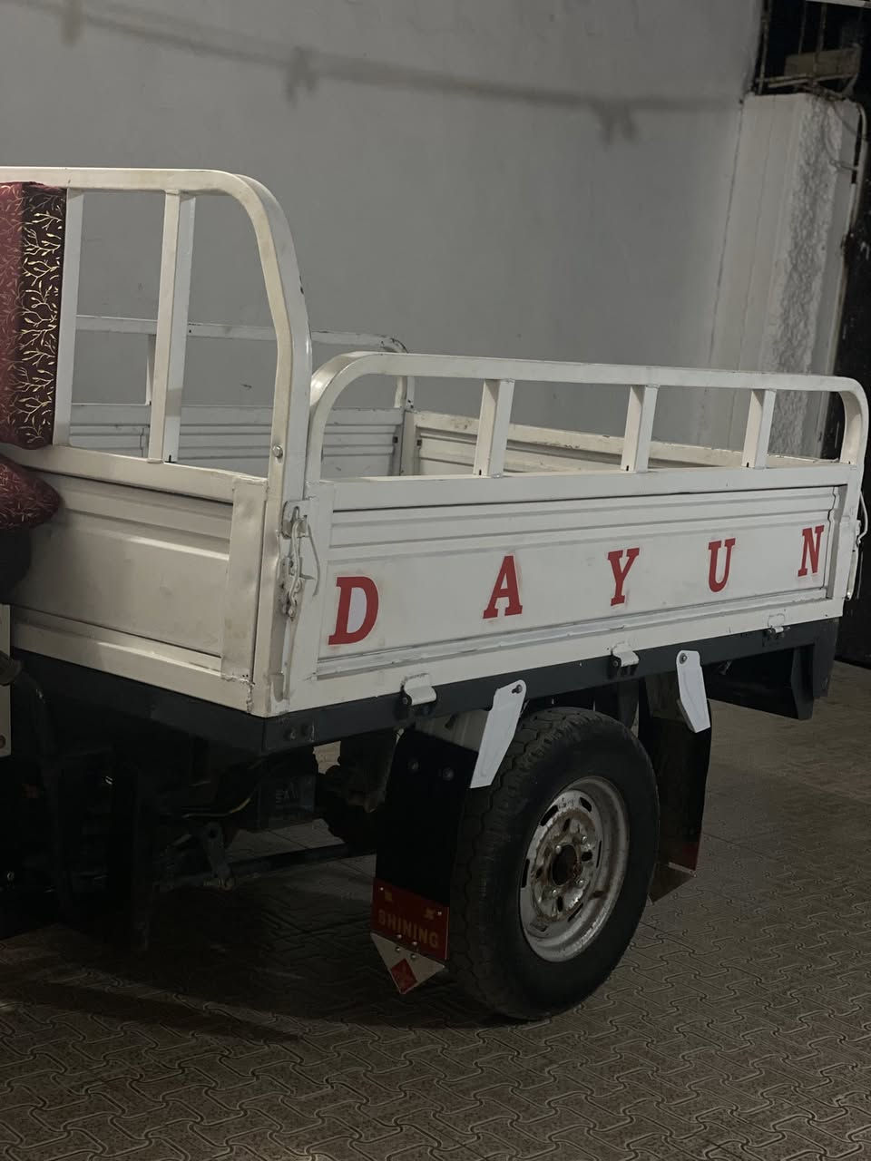 السلام عليكم ستوته للبيع اوراق كامله اصولي ورقة وكيل موجوده موديل ١٦ مال جناي ، مكاني غراف حي شهداء ، سعر مليون و٧٠٠ بيها مجال قليل ،  كهربائيات كلها شغاله كلشي بيها جديد مكفوله من كلشي . 
المو شراي لا يتعبني . رقمي ***********
