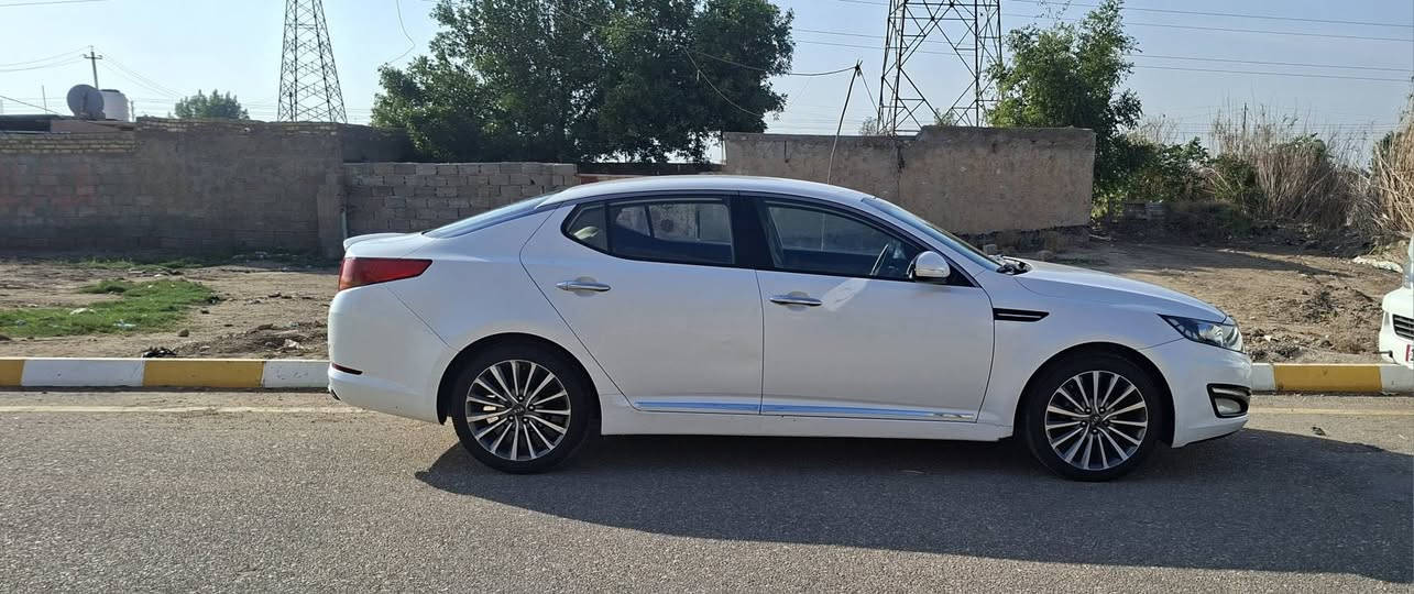 كيه اوبتمه موديل 2013 خليجي رقم نجف دولي سنويه جديده
مكينه 2000 دوش. السياره جاهزء مكينه كير ع وضع الشركه تخم تاير دوشمة 
حداديه أمامية  وخلفية جديد السياره مكفولة 

سعر 137 وبيها مجال 
العنوان واسط قضاء الحي 

***********
