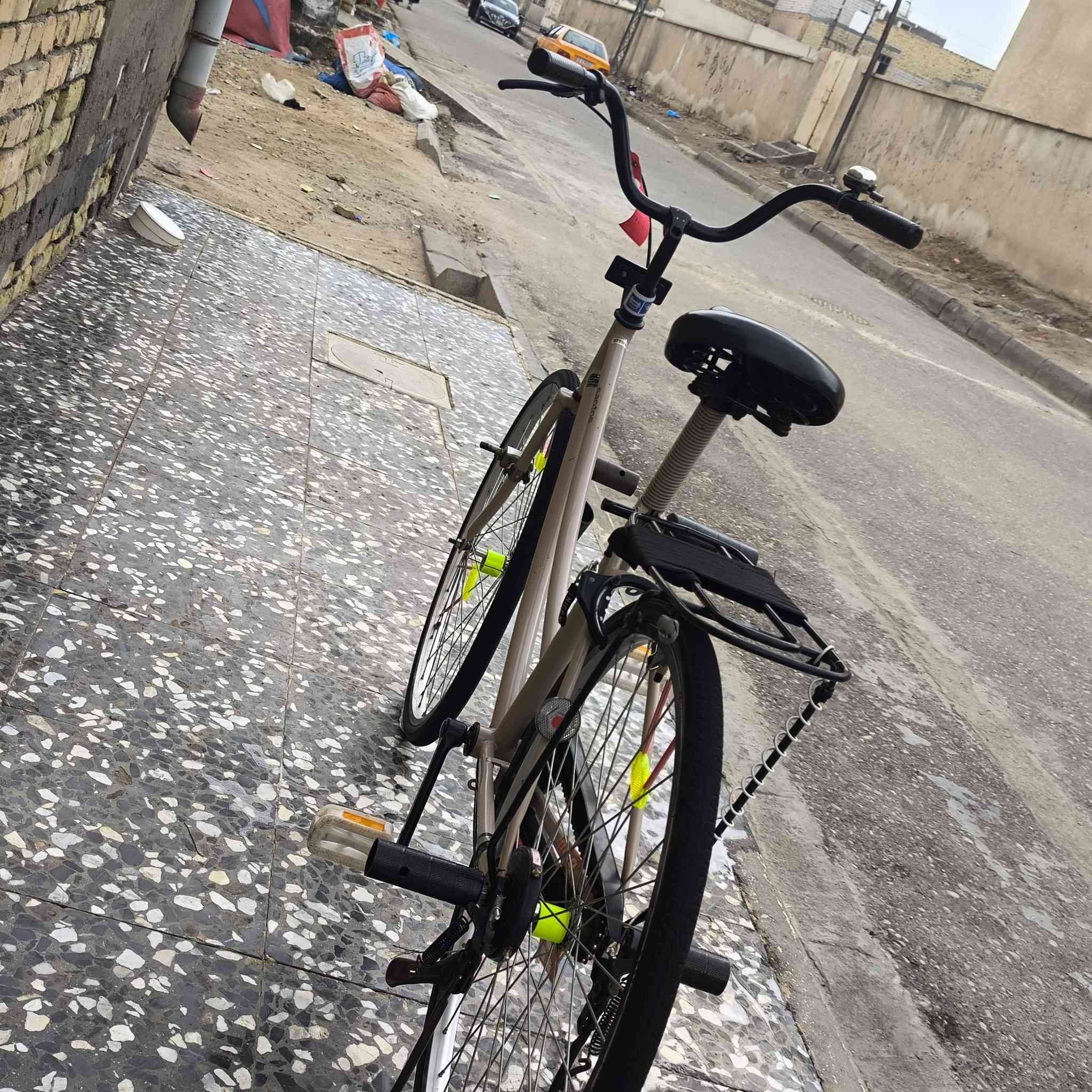 سلام عليكم بيسكل للبيع السعر خاص مديل 23 متواجد خاص  رقم الهاتف *********** المو شراي لا يتعبني
