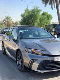 تويوتا كامري هايبرد موديل 2025 الشكل الجديد الصنف XSE رقم بغداد السيار...