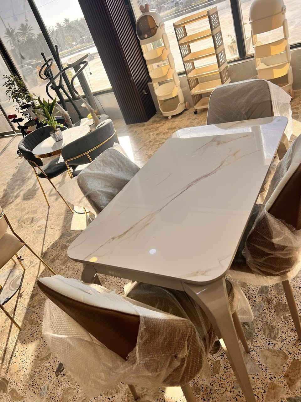 من الطابق الارضي قسم المنزليه 😍
شوفولي جنال الميوزه اكيد كل واحد يختلف سعره 
للتواصل عن طريق الواتساب ‭٠٧٧٧ ٩٩٤ ٨٣٦٨‬
