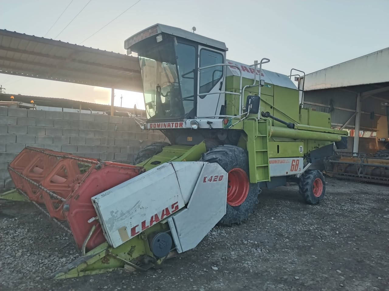 للبيع حاصده كلاص موديل ٩٩ اصل ***********     ***********
