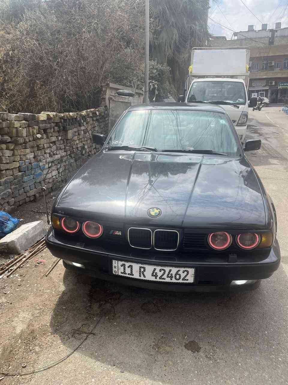 السلام عليكم شباب بي ام 535 مفتوح موديل 91 وارد ياباني معروف مواصفاته فول كهرباء تجاري كشنات مري  كلها شغاله بدون جطلات رقم بغداد بسمي العنوان بغداد الاعظمية شارع عشرين  غير متواجد بنهار من بعد ال 3الضهر متواجد ان شاءالله وتحياتي للجميع وآسف عله الاطاله التواصل ***********  
السعر 75 وبيه حك الجيه
