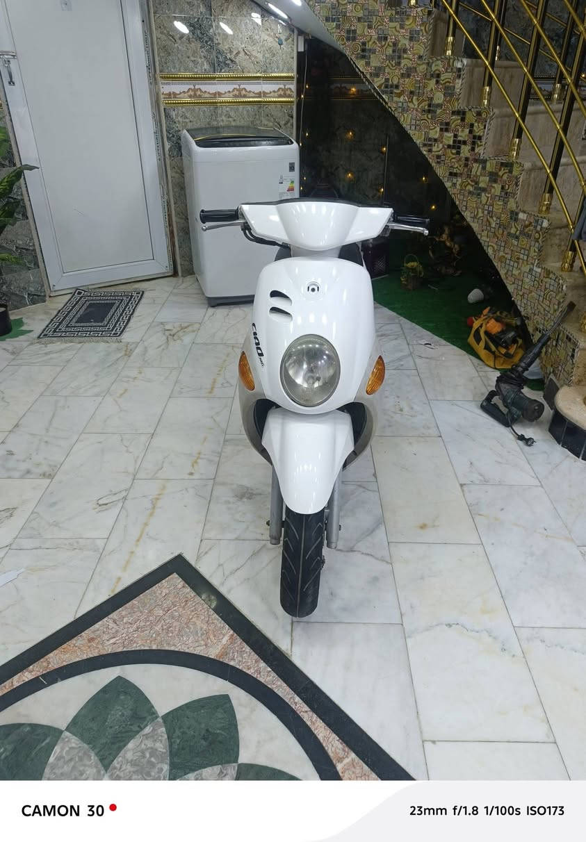 سلام عليكم شباب دراجه فله لبيع ***********
