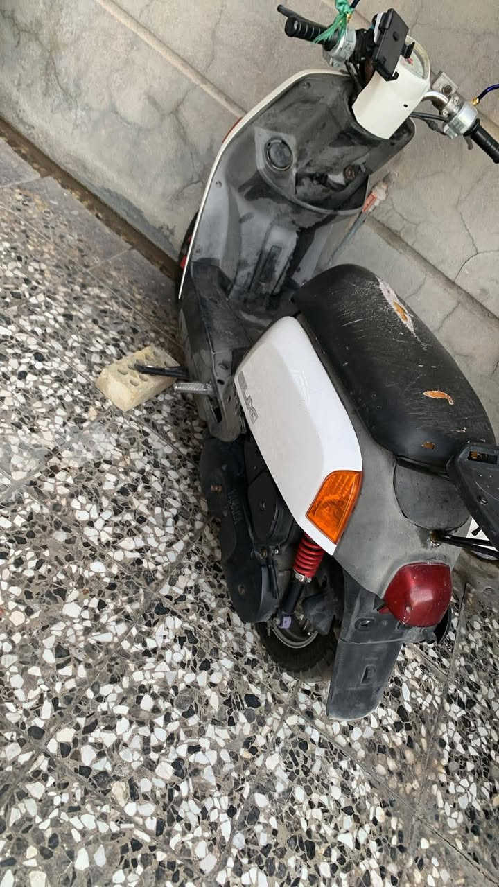 سلام عليكم دراجه بوليس محرك ما مفتوح بيها نقص كلج فقط دراجه كلها شغاله ٤٥٠ بيها مجال ***********
