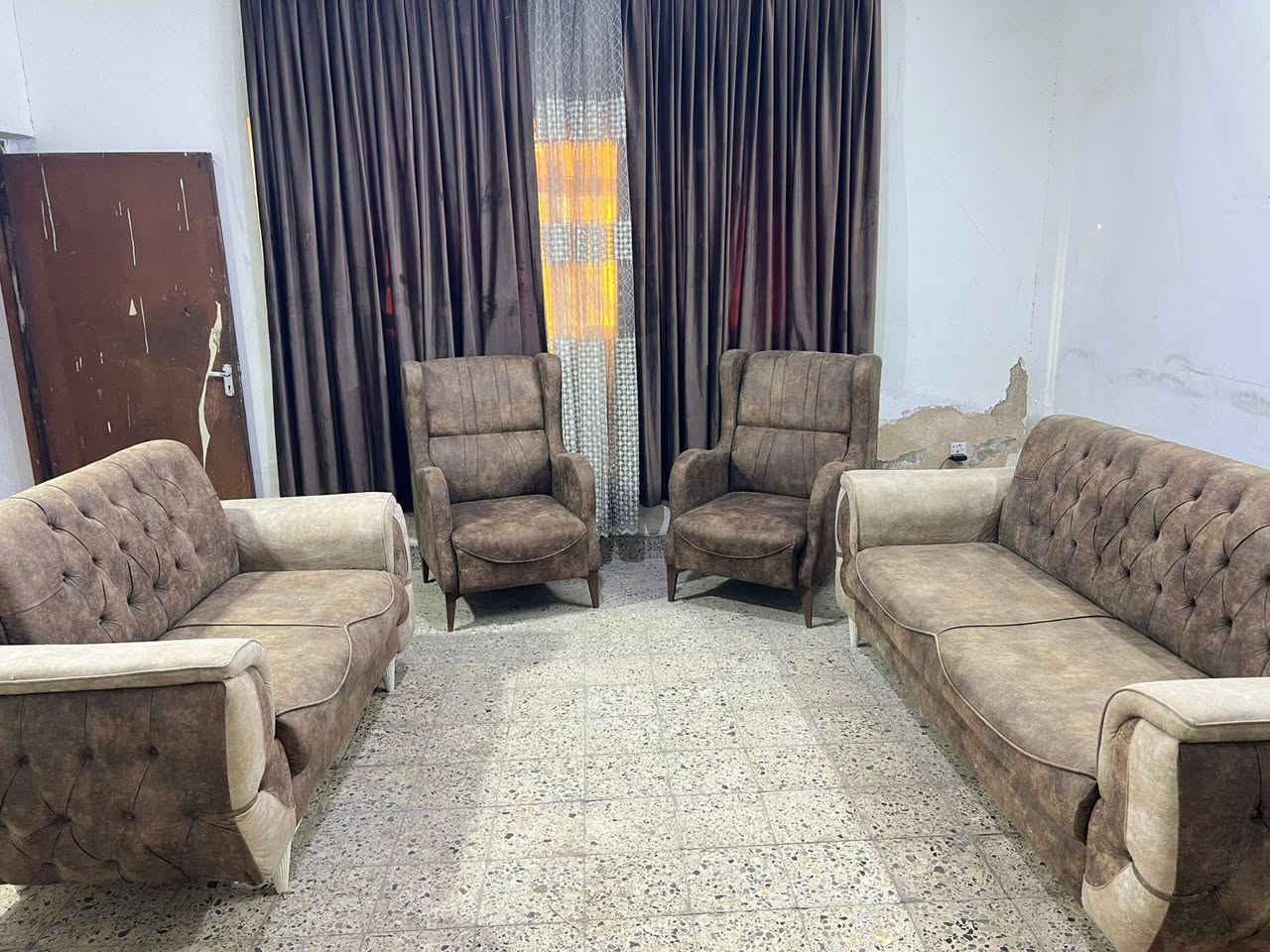 تخم 7مقاعد اخو جديد أي ضرر مابي خشب بلوك اسود تفحص وتأخذ قماش وتر بروف  سعر ,,225,,بي مجال مكان لبياع *********** يوجد واتساب
