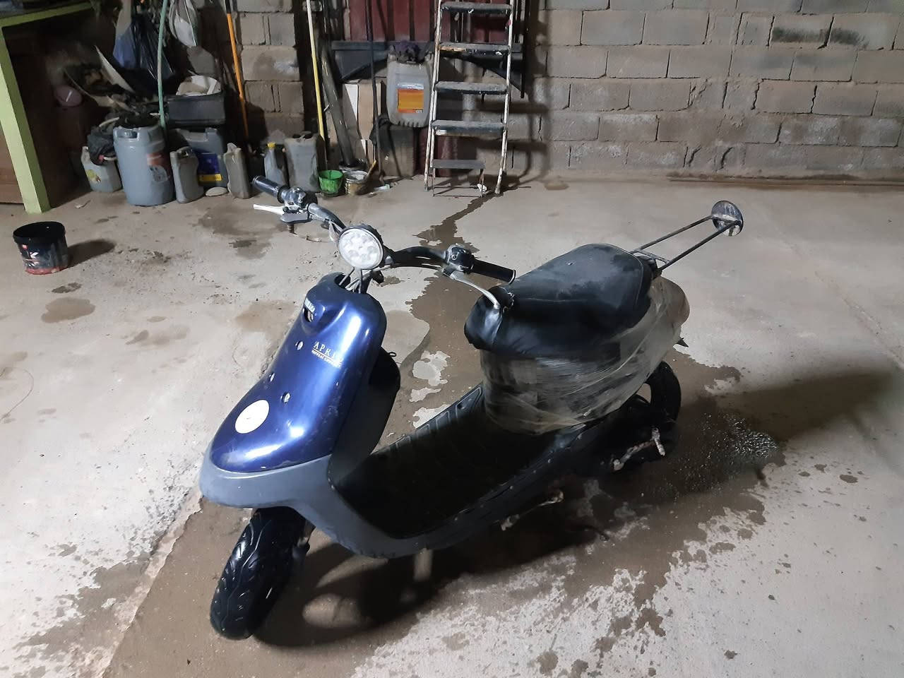 سلام عليكم دراجه للبيع ياماها بطا دراجه محربه مكان معمل ورق شمعه زريجي هاذ رقمي للستفسار *********** السعر ١٧٥ او بيهه مجال
