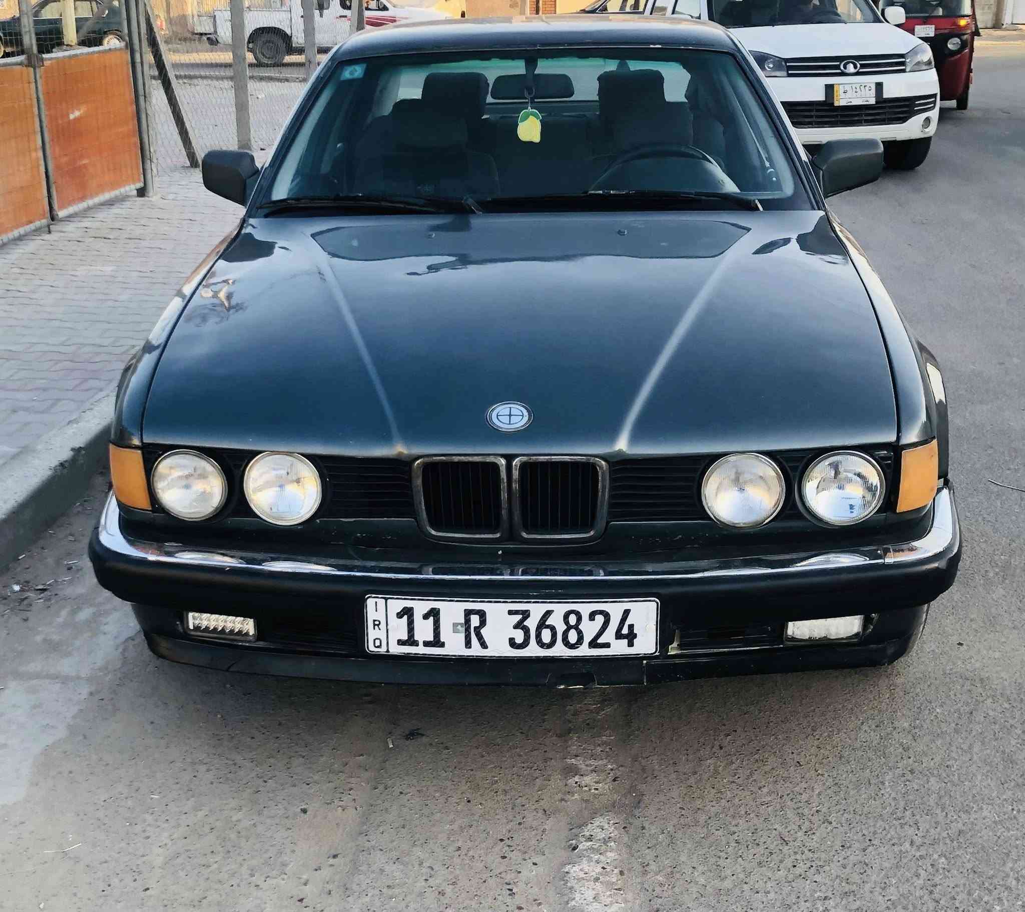 السلام عليكم ورحمة الله وبركاته سياره للبيع بي ام 735بسم ابويه سنويه 2028 رقم جديد نكليزي كهربايات سياره كله شغاله بغداد سكينه الامين الثانيه قرب بانزيخانه جبه 50 بيه مجال الطيبين تحويل مباشر ***********
