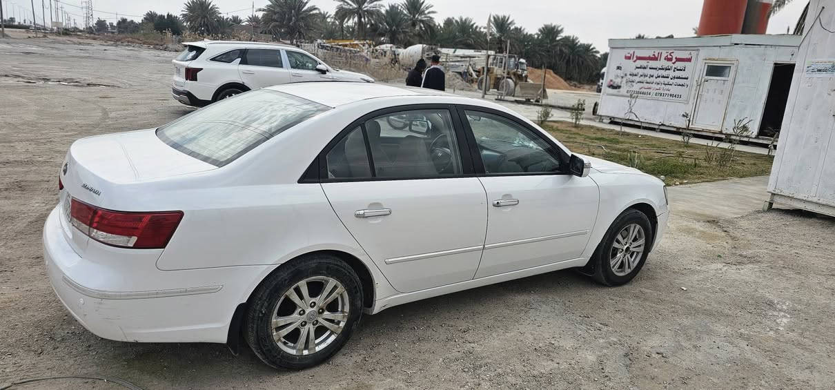 #بيع مستعجل 
سياره سوناتا للبيع مديل ٢٠١١ رقم بغداد (مشروع وطني)
خليجي مكينه ٢٠٠٠ والسنويه صالحه ٢٠٢٨ ونقل ملكيه مباشر(مداور مباشر) والسياره مكفوله من (كير ،حداديه، تبريد).... العنوان بابل / كفل
للاستفسار الاتصال ***********
او مراسله الصفحه
