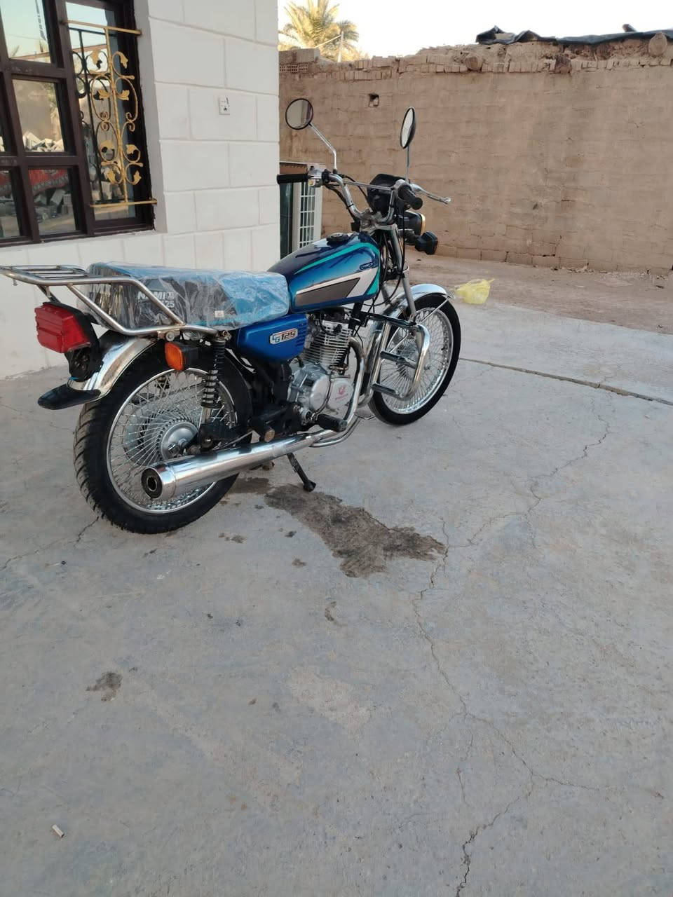 السلام عليكم ورحمة الله وبركاته  للبيع دراجه تايكر السعر ٣٩٠ أو بيهه مجال / ملاحظه الدراجه نقصهه سبرنك مال هندر  .  والكهربائيات كلهه كامله بس تربطهم يم الكهربائي  الدراجه تعمير جديد  للستفسار/ ***********
