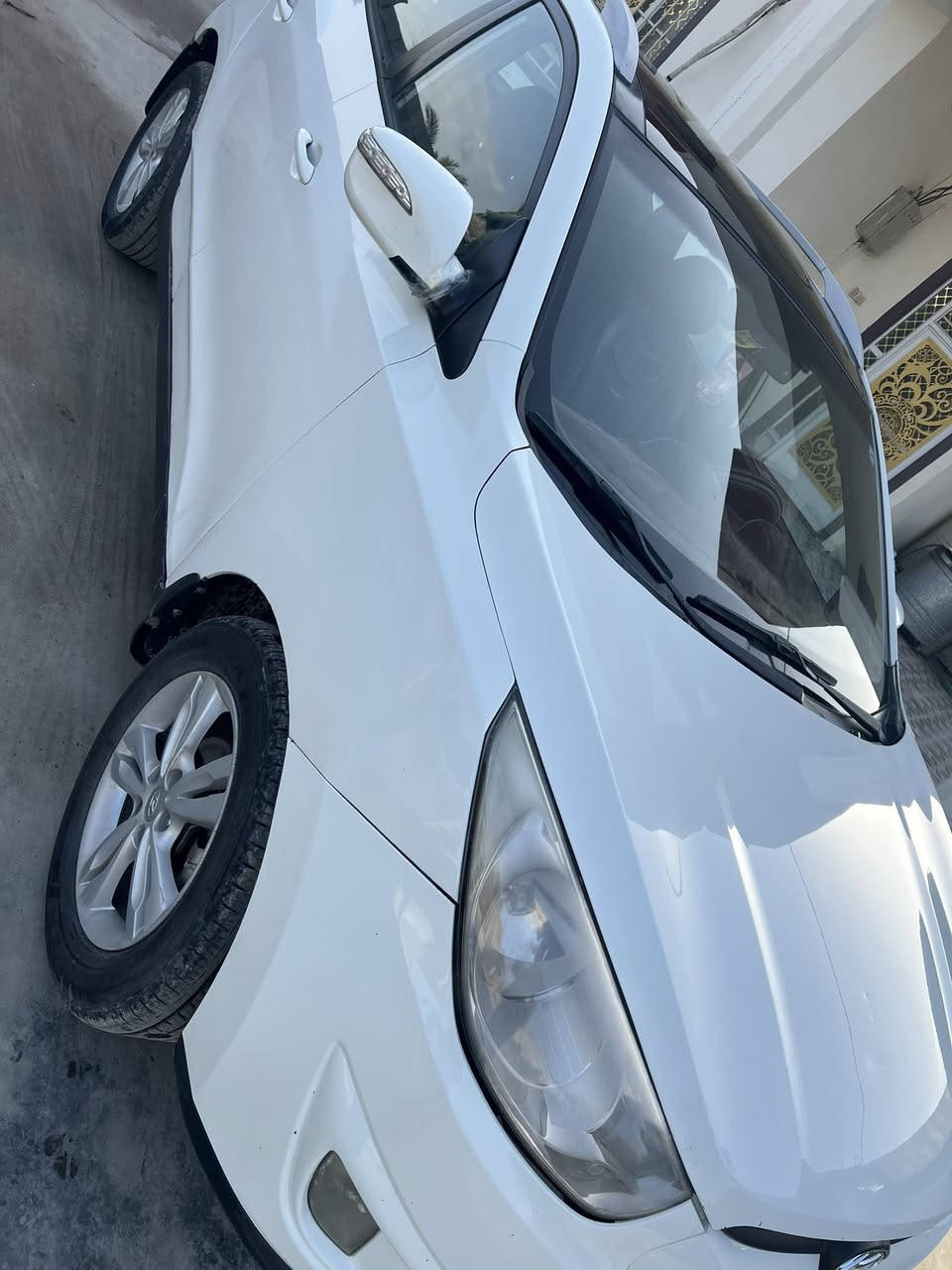 السلام عليكم ورحمة الله وبركاته…
توسان 2011
كير ومحرك شرط 
باب اليسار السائق مبدل بلادي 
قماره فتحه بانوراما 
كلها شغاله من الدعاميه للدعاميه
سياره حلوه وكاعده وتريدها خيال 
صدر نظيف جدا تايرات جديد
ماناقصها برغي والباقي بالصور 
السونار مرفق مع الصور شوف واقتنع وتدلل
رقم سليمانيه انگليزي تحويل ثاني يوم 

السعر 138 وبيها مجال حك الجيه
متواجد 
فيس 
واتساب 
اتصال 
***********
