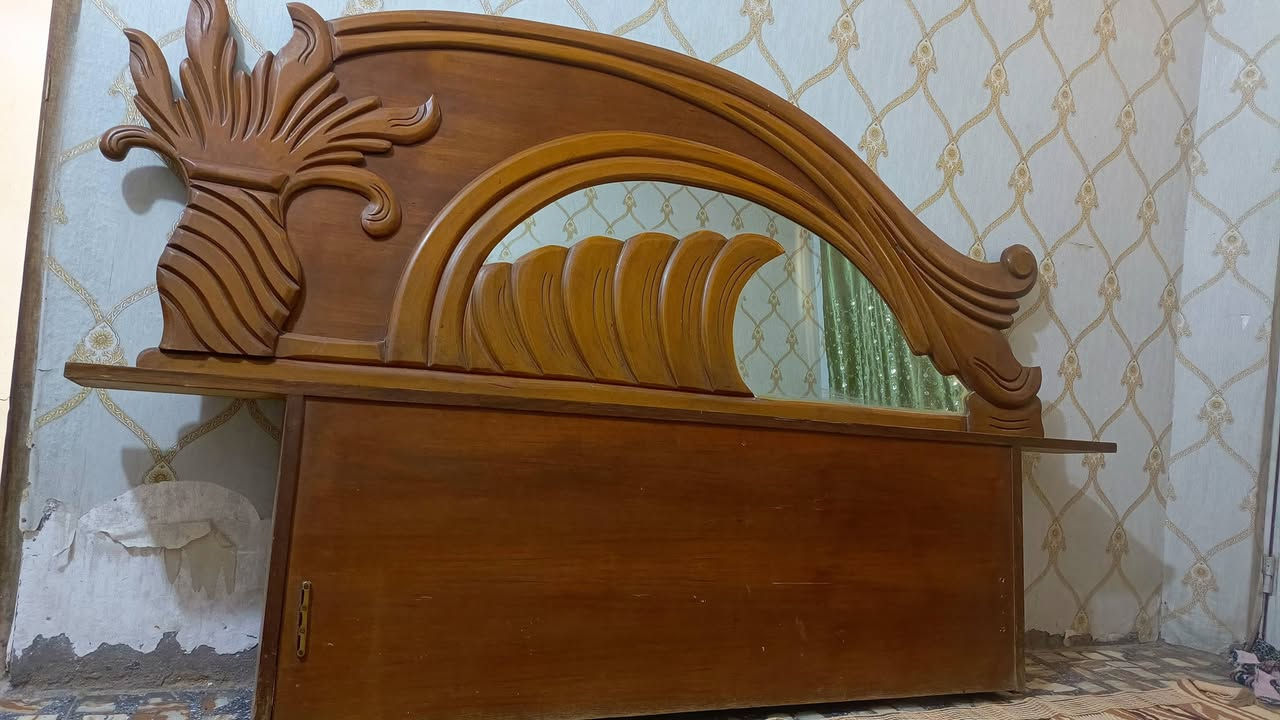 سلام عليكم 
جربايه مع تاج وملحقاته كامله نظافه ٪٩٠
عنوان / بغداد / بلديات 
السعر ١٠٠ الف


**إذا كنت صاحب هذا الإعلان وتريد حذفه لأي سبب، رجاءا أرسل رسالة إلى الدعم الفني**