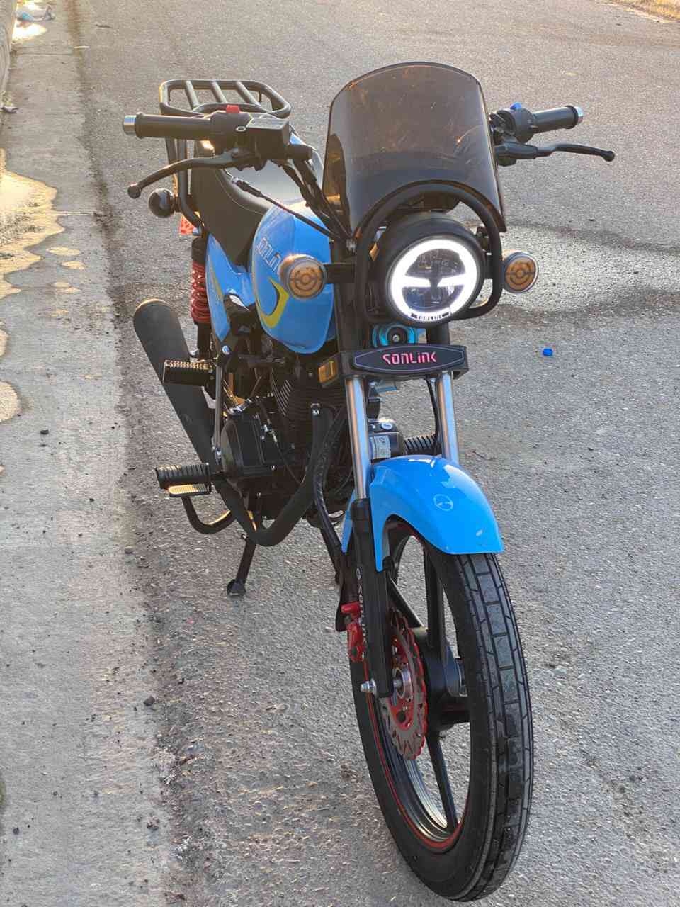 سلام عليكم 
ماكس.1 200cc 
زيرو مديل 25 بيدي من لمعرض 
اوراق سكنر وضع شركه دهن شركه بيهة 
للبيع  السعر 925 
مكاني بغداد 
***********
