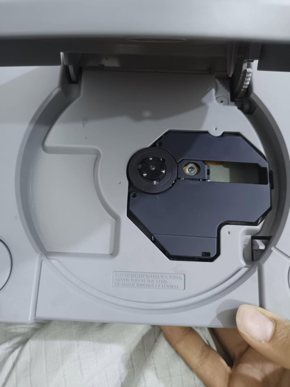 بلی ون بس جهاز
یشتغل بس ما یعرض صورة عدسة بلادی یشتغل
ما ملحقات معها یعنی بس جهاز و كیبل شغال
جهاز نضیف و جمیل ارید صیانة بسیط لعالج صورة
سعرها 15  قفل
توصیل موجود


**إذا كنت صاحب هذا الإعلان وتريد حذفه لأي سبب، رجاءا أرسل رسالة إلى الدعم الفني**