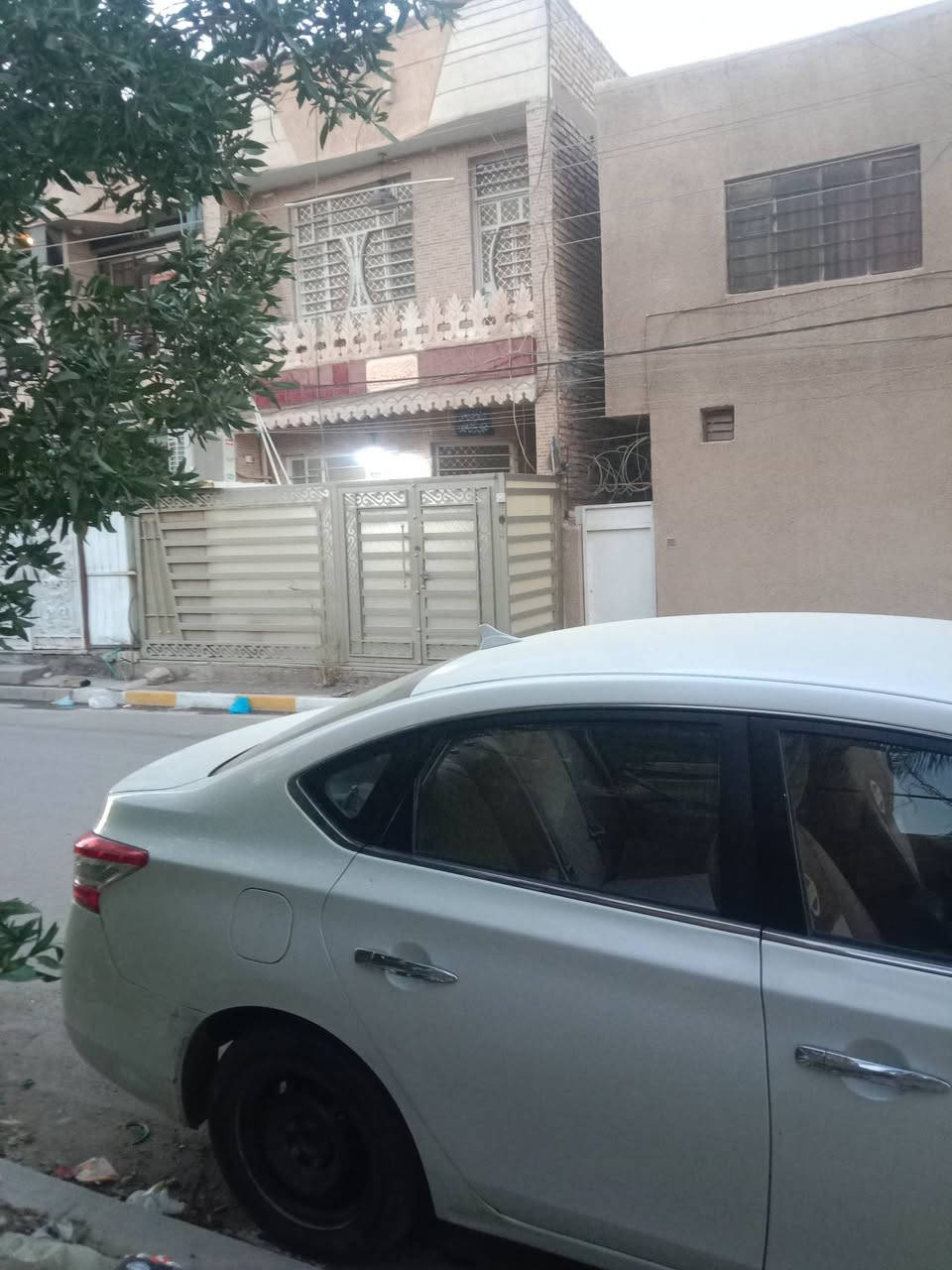 السلام عليكم 
نيسان سنترا 2016 خليجي 
اللون أبيض لؤلؤي
ماشيه 130الف
مكفولة
بيها طخه خفيفه بالباب الخلفي 
محرك 1600 
مواصفات عادية 
تبريد قطعتين 
السعر 110 وبيها مجال بسيط 
رقم انكليزي بأسمي 
العنوان/ بغداد


**إذا كنت صاحب هذا الإعلان وتريد حذفه لأي سبب، رجاءا أرسل رسالة إلى الدعم الفني**