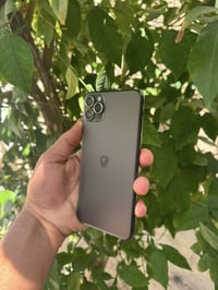 iPhone 11 Pro Max لون اسود  الذاكرة العملاقه 512 نص تيرة بطاريه 89  ال...