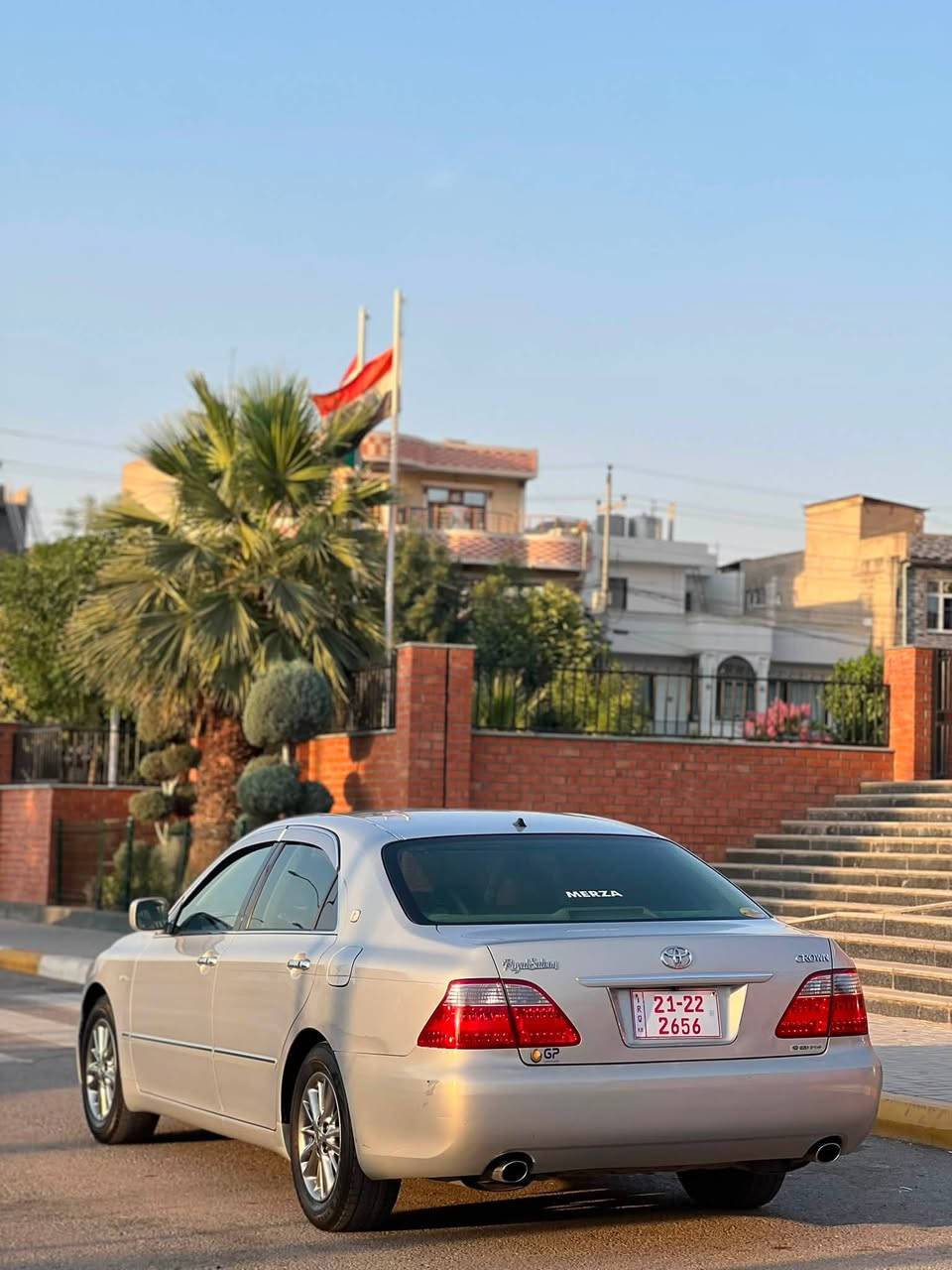 شاهانە 2007 ساخ باحری بێ بۆیاخ
65 هەزاری حەقیقی ڕۆشتوە 
سێ دووگمەیە و پەردەیە بێ چاڵ و شوخت لۆکە سەیارەکە تاقم کووشنی جوانی تێگیراوە و ویلی نەوتیە بی مەسروف و  ڕۆنی گیڕو مەکینەی گۆڕاوە هەمووی گیانی بەشەرت کۆدی بۆ کراوە
لەهەلەبجەی شەهیدم 
***********
***********
