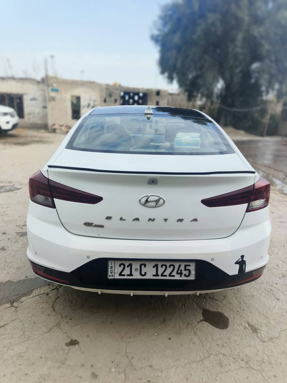 النترا 20 خليجي فول مواصفات
بيها بنيد مبدل وطخه بالجاملغ الخلفي 
كير مكينه كفاله  بشرط ماشيه 115 للاستفسار *********** السياره مكانها واسط بأسمي سنوية 2031
