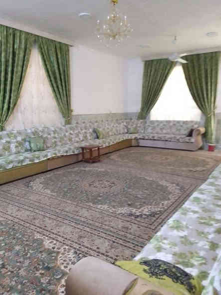 بيت للبيع سند 25  في قضاء الهاشميه مقابيل المول خلف محطة البانزين بيت كامل ماناقص شي  مع السبالت اثنين وكيزرات اثنين  السعر مناسب   مع البردات. ...للاستفسار الاتصال 
ع الرقم *********** مكلف بالنشر )
