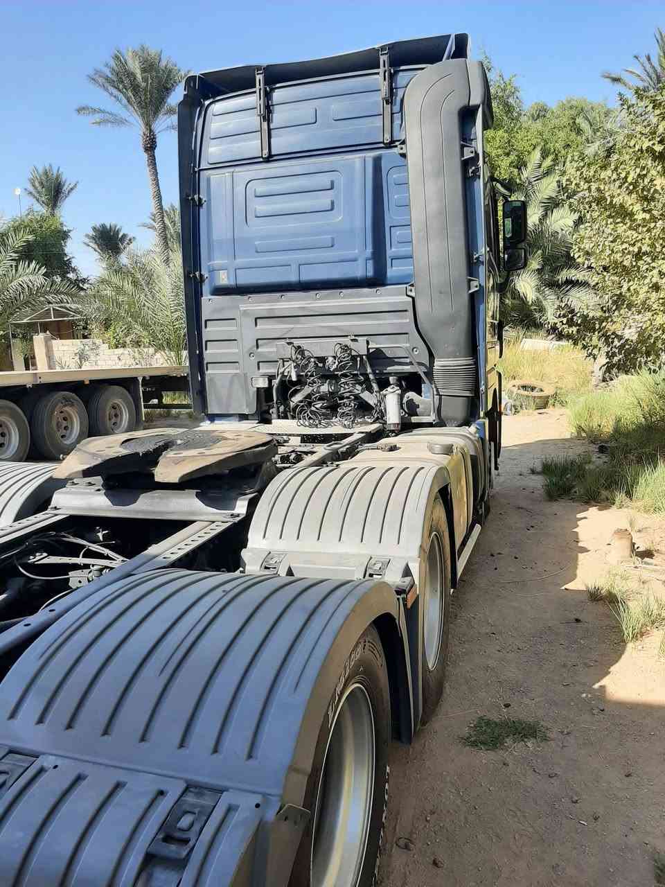 للبيع اكتروز ٢٠٠٨ رقم وسنوية جديد سليمانية مربوطة فلات ٤ محاور ذات جوانب متحركة مكفولة راس وعربانة طخم تاير جديد سحال مزوج خلفي للاستفسار ***********
