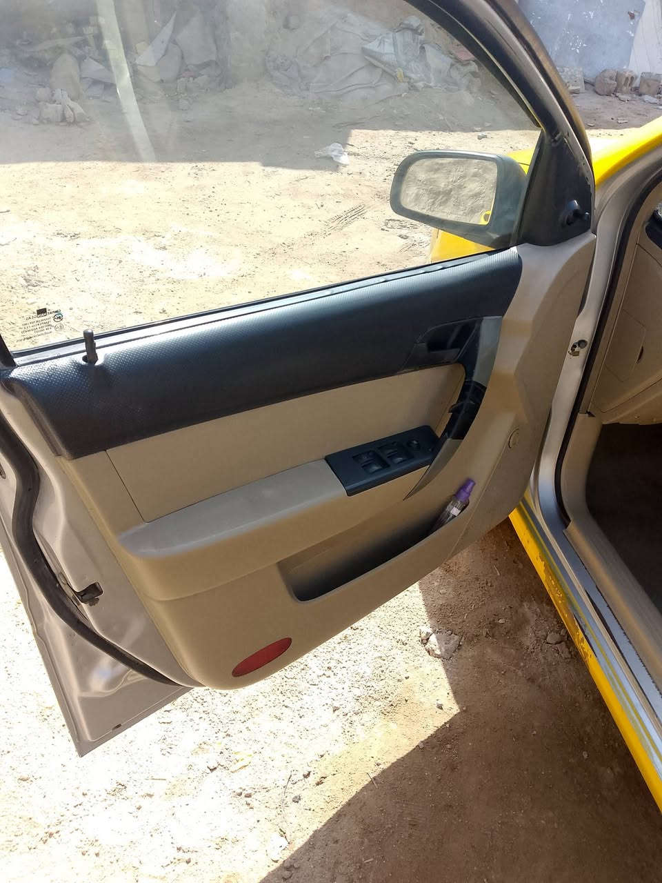 السلام عليكم سياره للبيع افيو موديل 2008 صبغ جديد ومكينه وكير وتخم تاير والكشر نضيف  جدا بس باردة قليل بل كشر ومكينه 1600وعلمن السيارة مصفر من المرور والغرامة والسعر 50بيها مجال رقم الهاتف ***********نجف مناذرة
