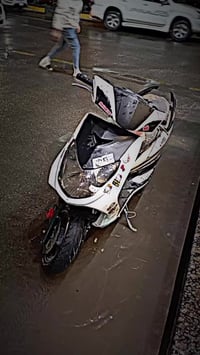 سكنس فحل دراجه كابريتر الدراجه نضيفه وخير من الله مرتبه وحلوه بيه كم ن...