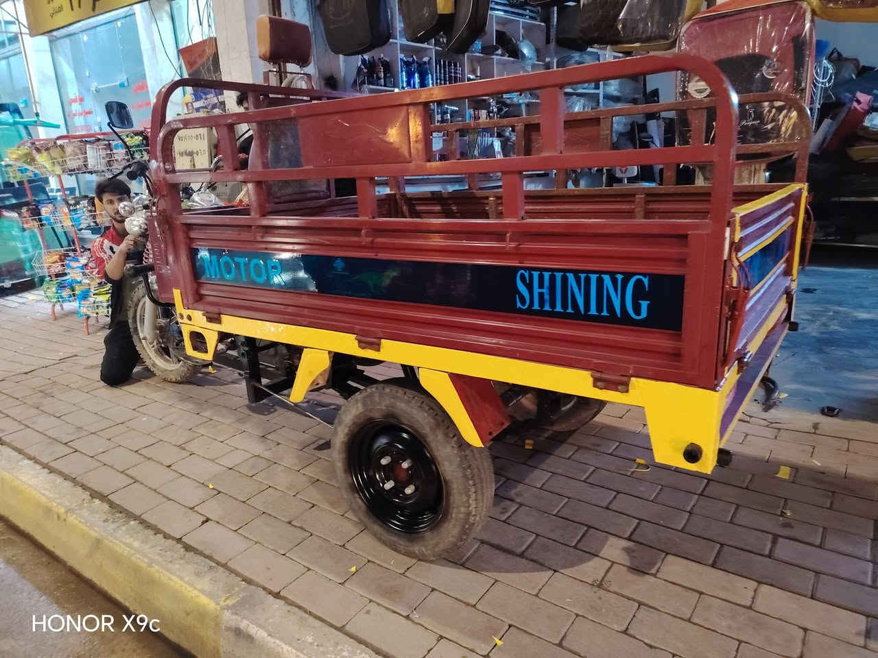 سلام عليكم ستوته للبيع2022سعر1800وبيهامجال ***********
