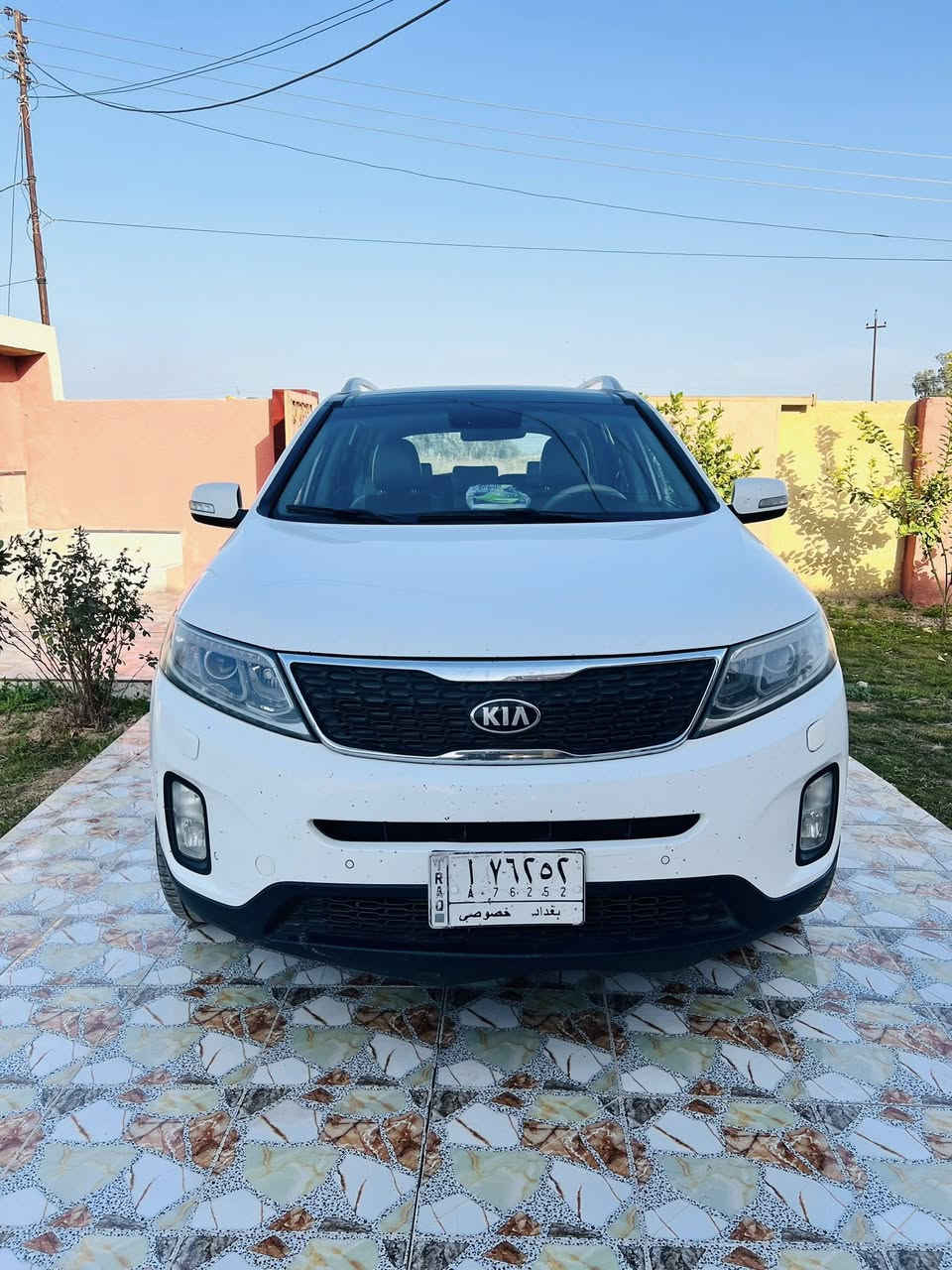 السلام عليكم كيا سورنتو 2013 شكل 14 خليجي مكفوله كفاله عامه سياره بسيمي مواصفات فول 1/1 سعر 175 وبيها مجال قليل رقم *********** مكان السياره صلاح الدين الدجيل
