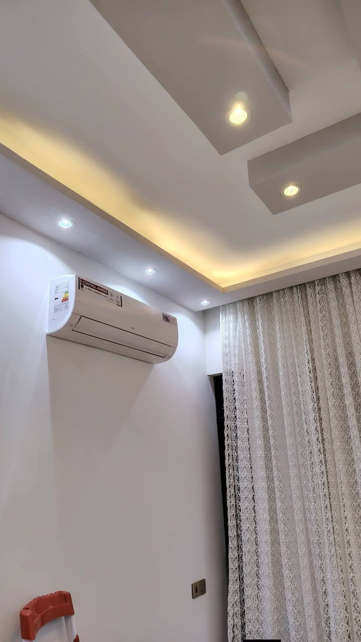 لا تخلي الحر يكسر واهسك.. ورشة أبو حسن جابتلك الحل! ❄️🛠️
 نختصرلك الحجي.. شغلنا مو بس تصليح، شغلنا "أمانة وإتقان".
✅ تنصيب بأدق القياسات.
✅ صيانة تنهي مشاكل الفصلات وضعف التبريد.
✅ غسل وشحن غاز أصلي يرجع السبلت "قالب ثلج".
✅ بيع وشراء السبالت العاطلة والمستخدمة بأنسب الأسعار.
📍 موقعنا: الناصرية - 
📞 اتصل بينا وما يكون خاطرك إلا طيب: ***********
واتساب :ـ Wa.me/9647823585846
ورشة أبو حسن.. برودة بيتكم علينا!
