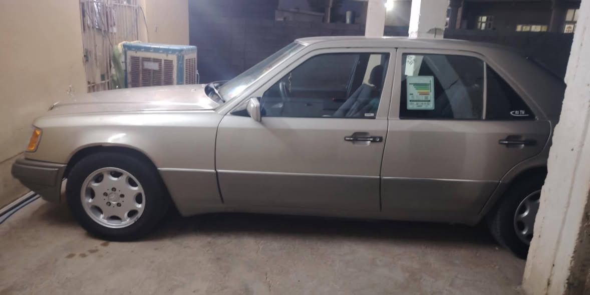 مارسدس دب موديل 1990🔥✅
سياره خير من الله

مكينه كير حداديه جاهزات

تخم تاير صدر مامي خلفي 

غرفته نضيفه سياره مال جناي 
تدفئه تبريد 
ترايك وين ماريد جاهزه سياره كلشي ماتصرف عليه🔥✅

مكاني العلم قريه الربيضه 
الاستفسار ***********
