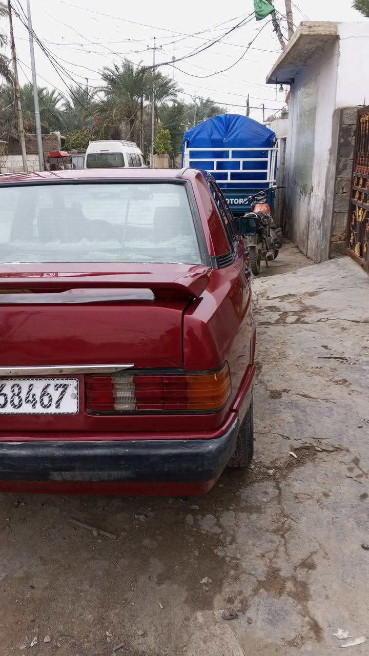 سلام و عليكم مرخصت مدير الكروب مارسدس 190 للبيع
السياره كامله تخم تاير جديد مكينه و كير خير من الله 
صدر امامي و خلفي مصبوغه جماليه رقم نكليزي بسمي شرط التحويل مكاني ديالى 
السعر 48و بي مجال ***********
