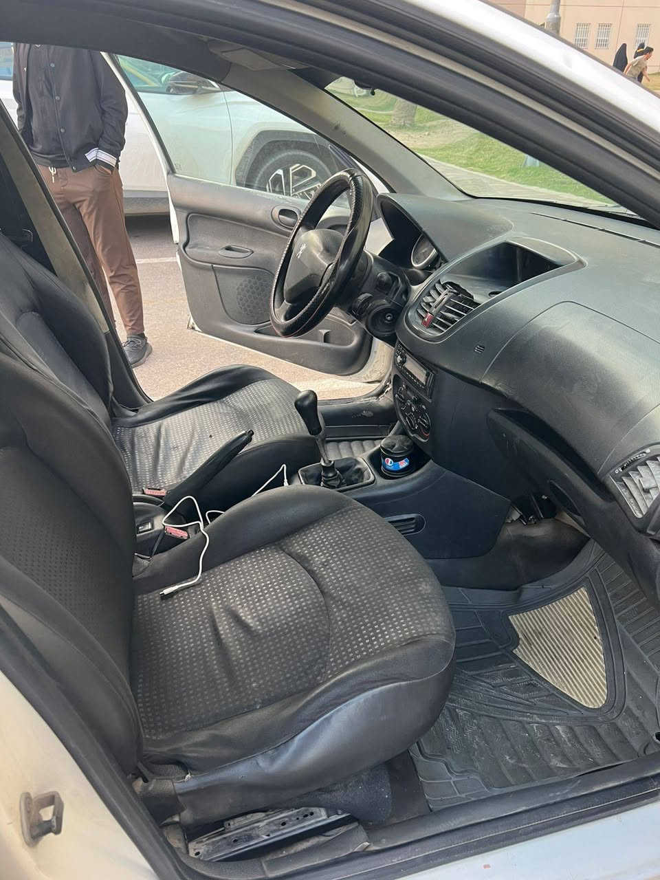 السلام عليكم
سياره بيجو 206 للبيع موديل 2012للاستفسار الاتصال ع الرقم ***********
