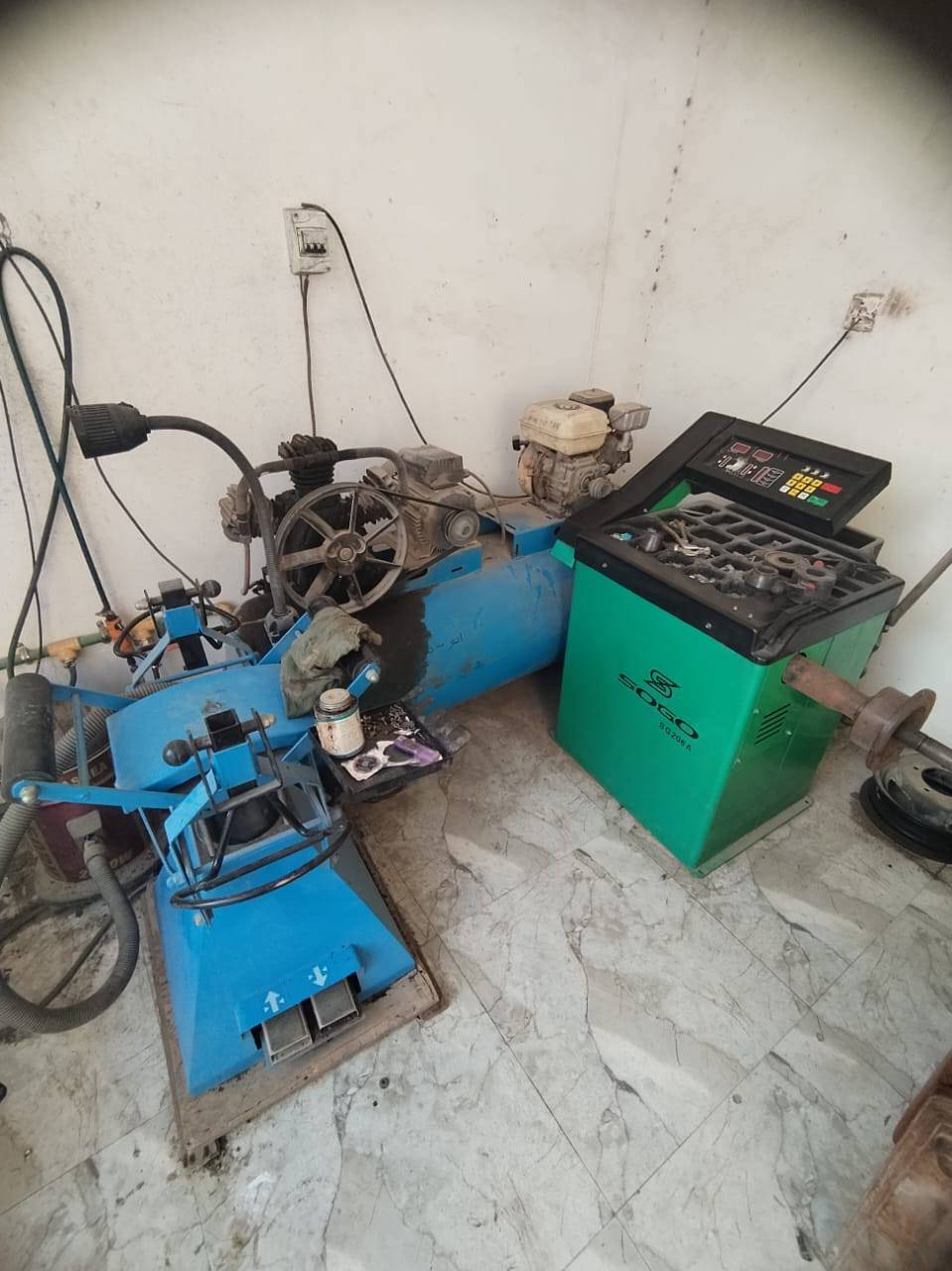 محل بنجرجي البيع كامل جاهز شغله خير من الله بيه خالعه جديد وبلانص وشالخه وبطل كيج كهربائي محل جاهز من كلشي تعال وشتغل وذا بس الأغراض هم ينباعن سعر المحل 3 ملاين ونص وبيه مجال الشراي يخابر ***********
