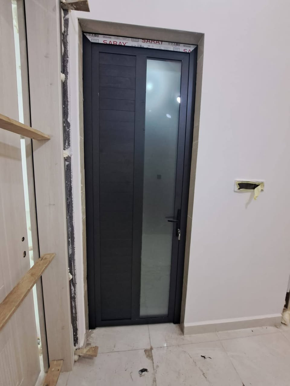 تم تثبيت شبابيك لأحد الزبائن في حي الحكيم
مواصفات العمل:  
القواطع: سراي تركي.وجام 6ملم 
العنوان: السماوة الشرجي، خلف الكراج، الطوابق الجودة والثقة عنواننا.
معمل الألمنيوم أهل التسامح بإدارة حسين أبو محمد.
للتواصل عبر واتساب: ***********
