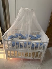 سرير طفل مع كافة ملحقاته جديد مستخدم 5 اشهر فقط للبيع 95 الف بي مجال 0...