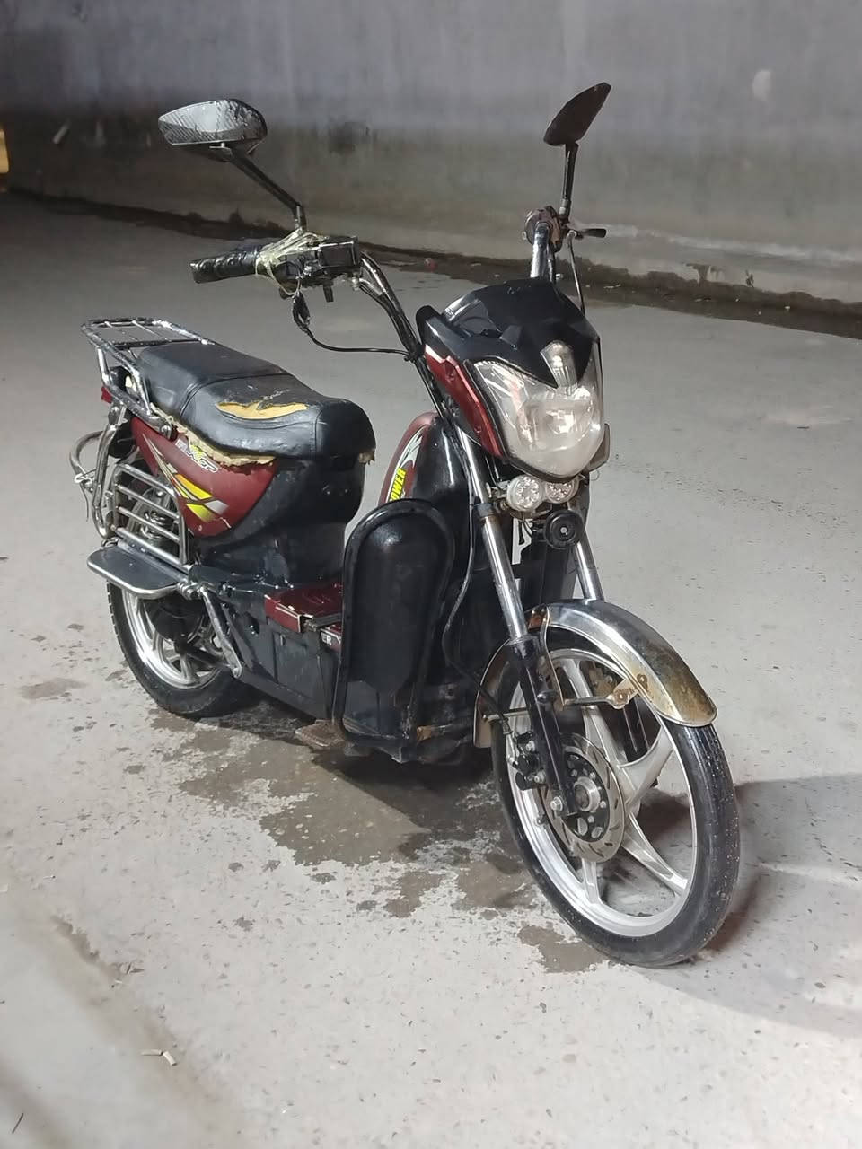 سلام عليكم
هارلي موديل22 سوبر بيع فقط بدون مراوس
بطاريات عل فحص نضيفات
كهربائيات شغاله
تايرات نضيفه والوره جديد
بي عواج من وره كالو بوربرنات لو بشاصي ماعرف ابيع هلموجود كلشي ما مأثر تروح وتجي بي عل فحص
السعر 250 وبي مجال حك الجيه
مكاني فلوجه
*********** بي واتساب
