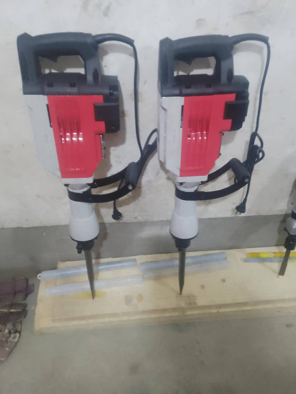 مع سكلة ابو علي كلشي متوفر 
لتفكر ولتحتاار كل شي يخص البناء 
من تأجير الاجهزه مع بيع ايضا 
موقع المحل 
مجاور صيدليه الحارث
‏‪***********‬‏ وتساب ايضا 
الاستفسار الاتصال ع الرقم ادناه👆
