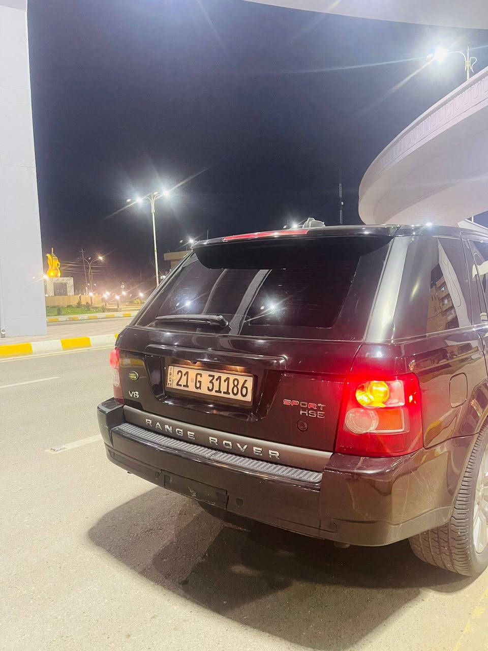 رانج روفر موديل ٢٠٠٦ محدث ١٣ 
گير ومحرك لگزز 
محرك ٨ 
رقم دولي شرط التحويل 
بيع او مراوس السعر 105وبيها مجال
التواصل على القم ***********
