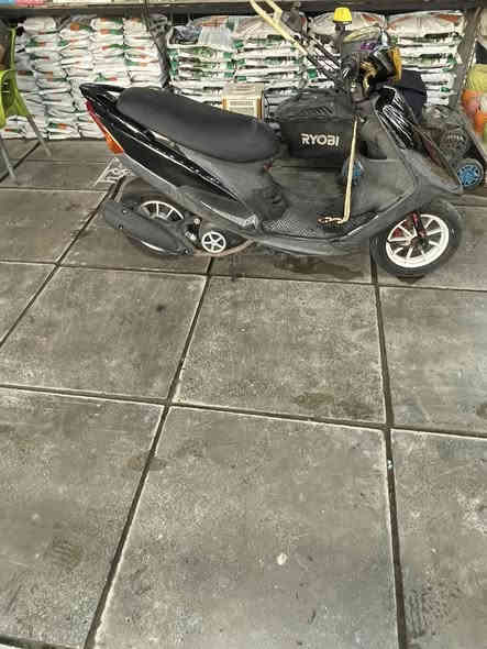 مراوس بايفون سلام عليكم ماكس عدله بلادي صار 5 اشهر من  منزلها مختمه  بوشه  49 دراجه خير من الله 
ماصده صفره بلادي 
يدات اصليه 
كبق فلاوين اصلي
قطره اصليه 
قاعده رقم اصليه
كاعيه اصليه 
بكلايت اصلي 
مكان بغداد شارع فلسطين 
***********
