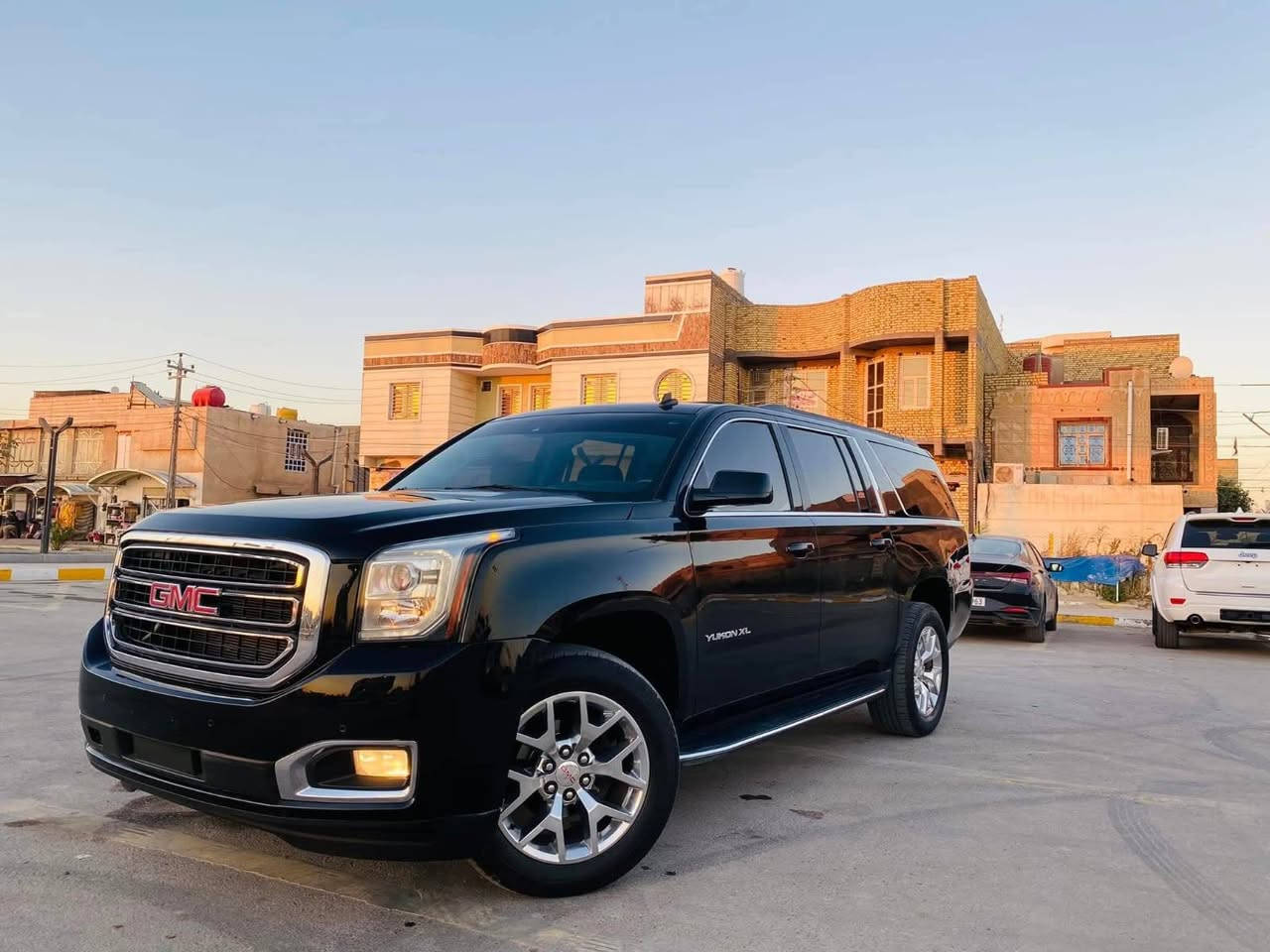 السلام عليكم  ورحمة الله 
جمسي يوكن طويلة ادوات ادوات للبيع 
موديل ٢٠١٦ 
مابيها اي نقص جاهزة 
مكفولة من الصبغ والكص والعشاير 
مكانها نجف 
السعر ١٦٥ 
***********
