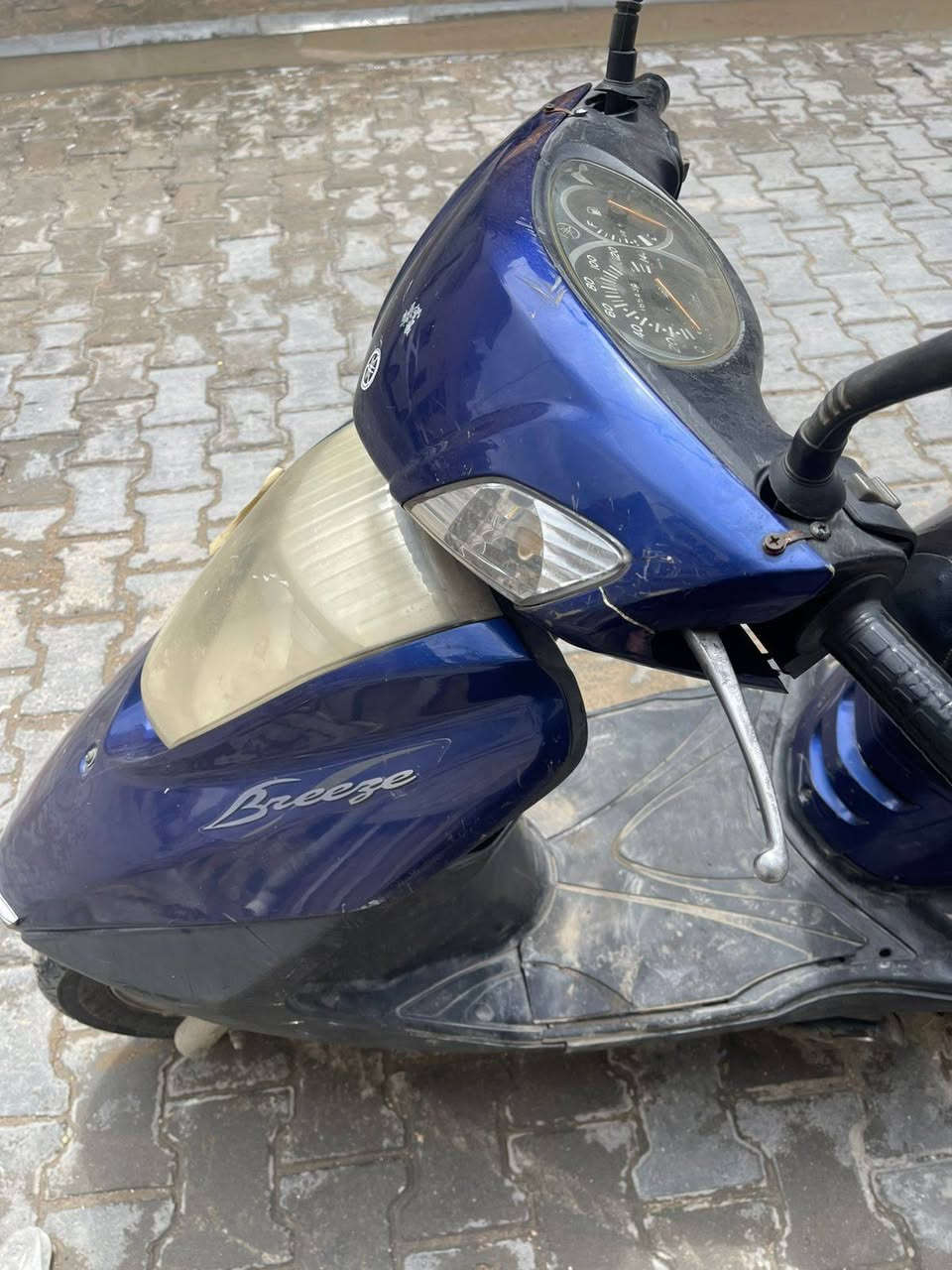 بريز للبيع شغالة سلف وهندر مجفت جديد غراض اصلي السعر ٣٥٠ وبيها مجال مكانها الحريه ***********
